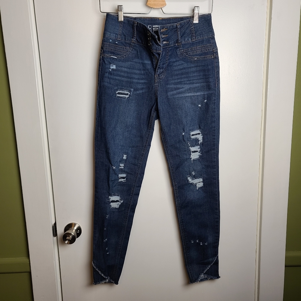*New* High-rise Sculpting Jeans